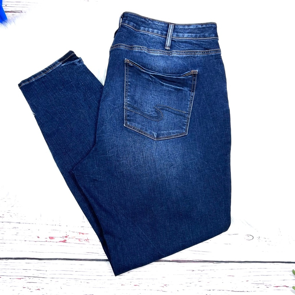 NWOT👖|•SILVER JEANS CO ®•| Plus Size Avery Skinny Curvy High Rise Jeans 22x31👖